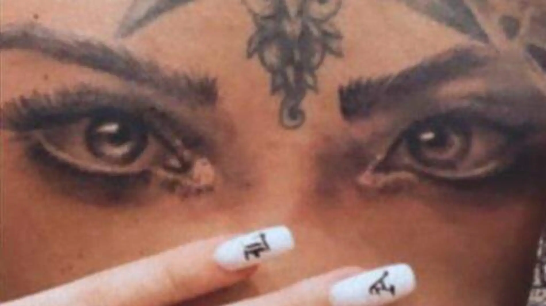 Todos los tatuajes que se realizó Christian Nodal en honor a Belinda